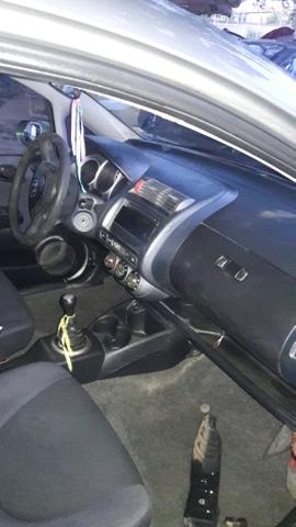 Vendo ou troco Honda fit 2004 quitado $6.500 leia o anúncio - Foto 3