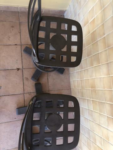 4 Banquetas giratórias em alumínio pintado - Foto 5