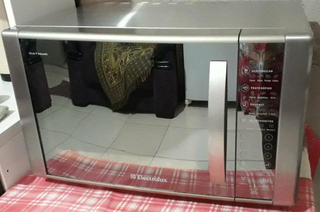 Microondas Eletrolux 31 L / 220