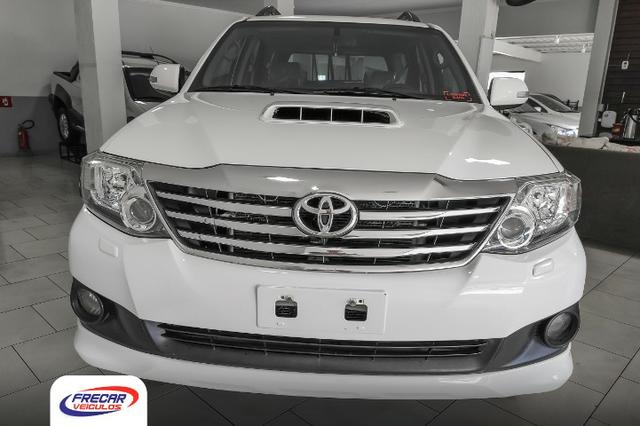 Hilux SW4 SRV 3.0 T.D.I 4x4 Aut - Foto 2