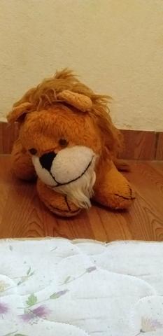 Leão de pelúcia