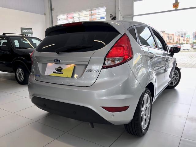 Ford Fiesta SEL 1.6 16V Flex Aut. 5p - Prata - 2017 - Foto 3