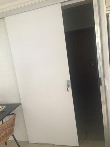 Porta de correr de vidro pintado de branco - Foto 3
