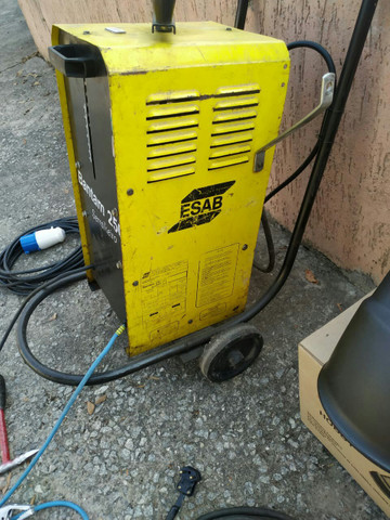 Maquina de solda esab 250