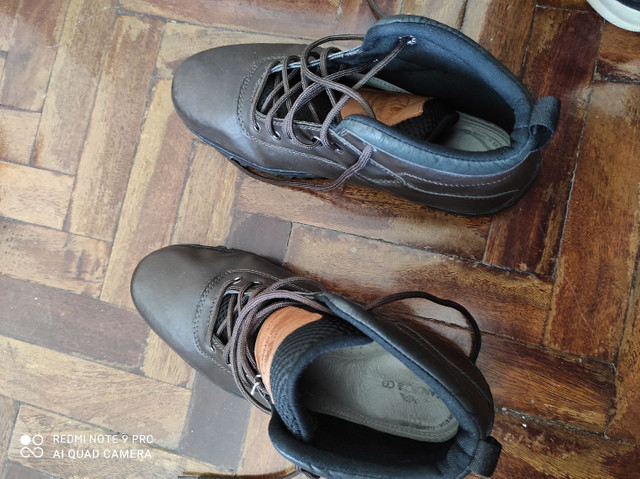 bota adventure sandro republic