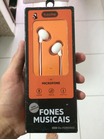 Fone de ouvido novo na caixa (leia descrição)