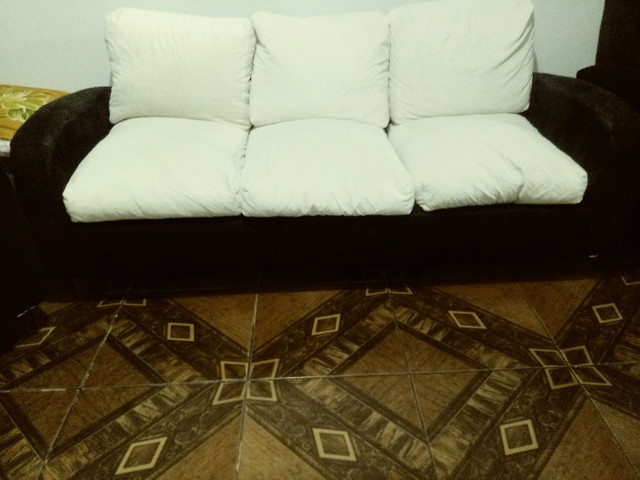 Vendo sofá modelo retrô. - Foto 3