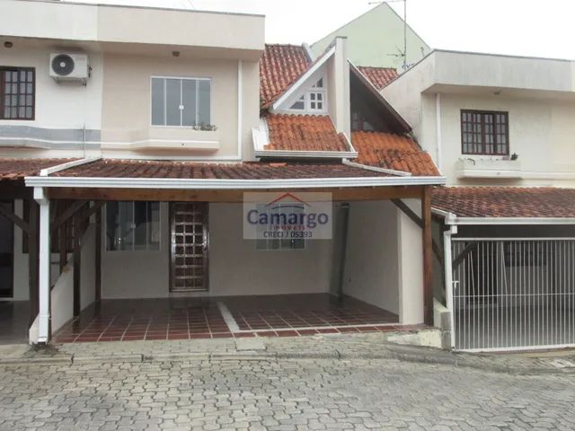 Sobrado para alugar no bairro São Braz - Curitiba/PR