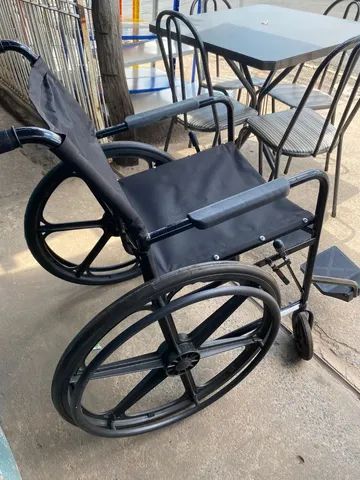 Vende-se cadeira de rodas nova - Foto 4
