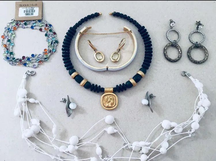 Bijuterias vintages anos 90s