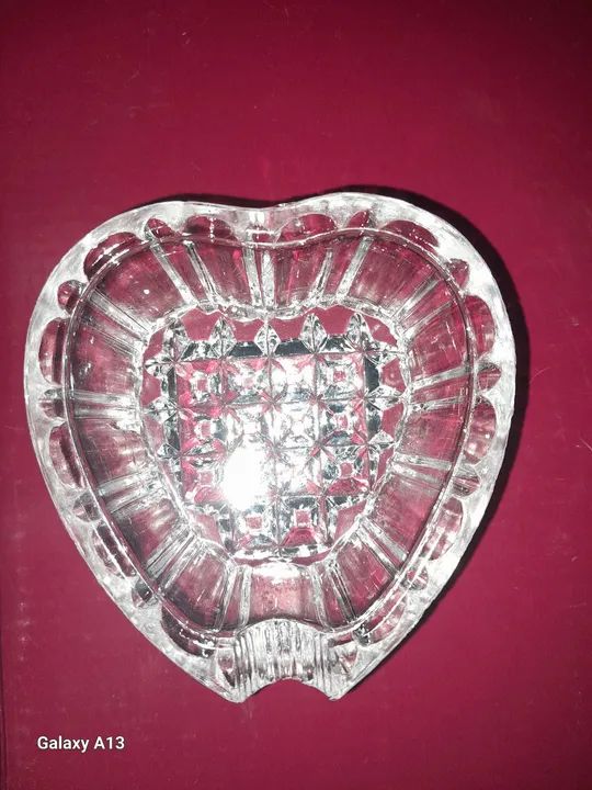 Dupla de Cinzeiros formato Coração de Cristal - Foto 2
