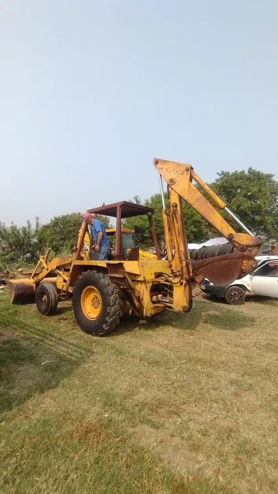 RETRO ESCAVADEIRA 4X2 MARCA CASE MODELO 580H  - Foto 2