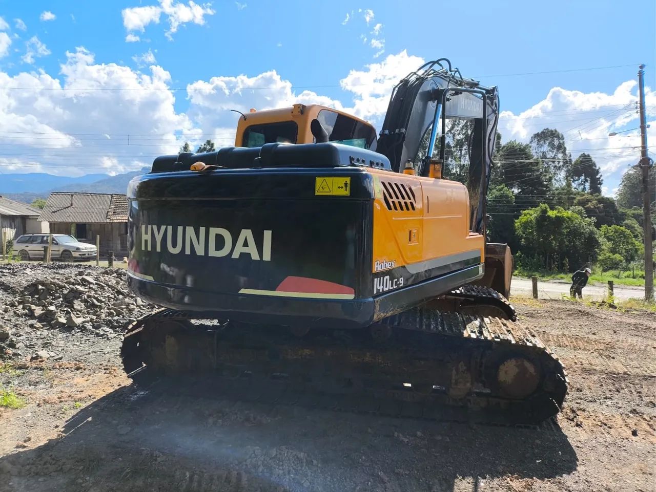 Escavadeira Hyundai 140  - Foto 2