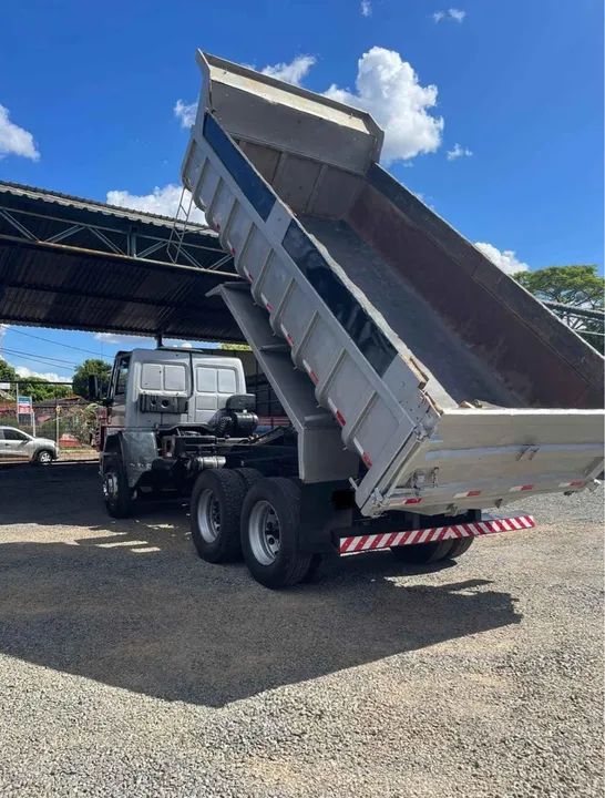 Ford cargo 2428e Caçamba  - Foto 5