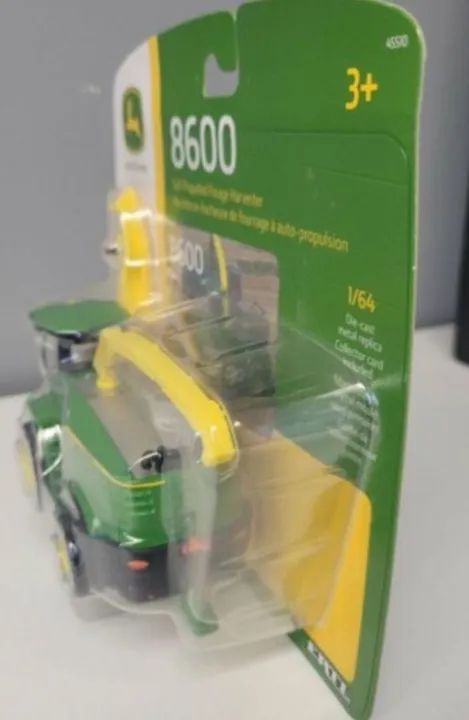 Miniatura forrageira automotriz modelo 8600 escala 1/64 ERTL - Foto 5
