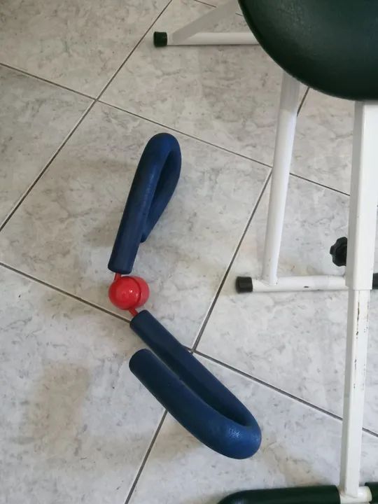 Vendo  aparelho  abdominal  e  fortalecedor  de  pernas  valor  120 reais  - Foto 4