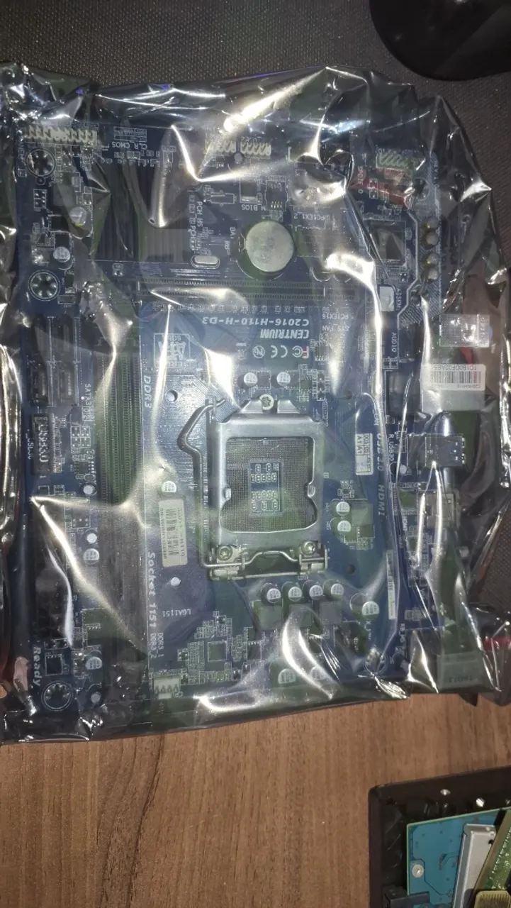 Placa-Mãe Gigabyte GA-H110M-HD3 DDR3 - COM DEFEITO