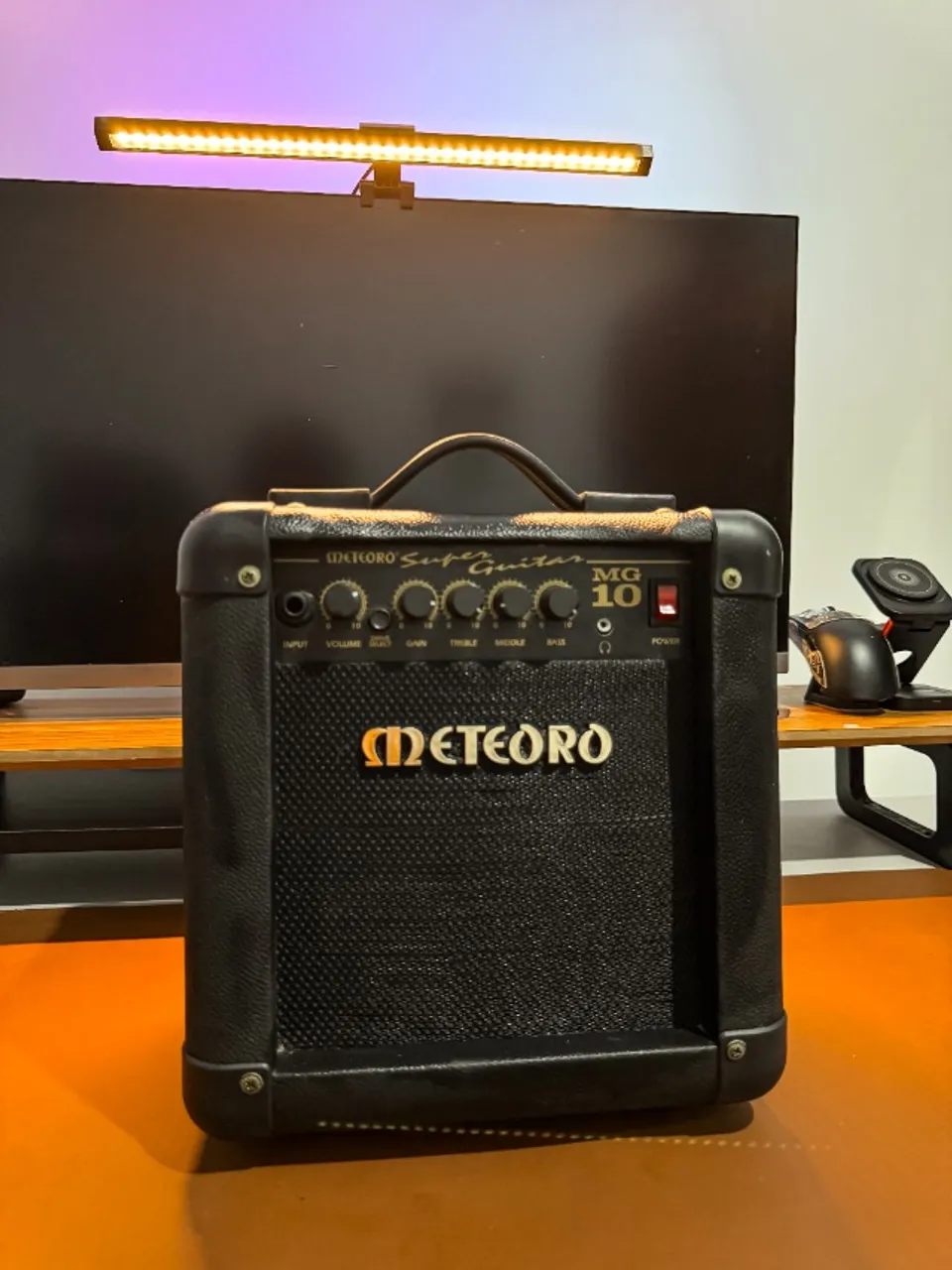 Cubo Amplificador meteoro guitarra
