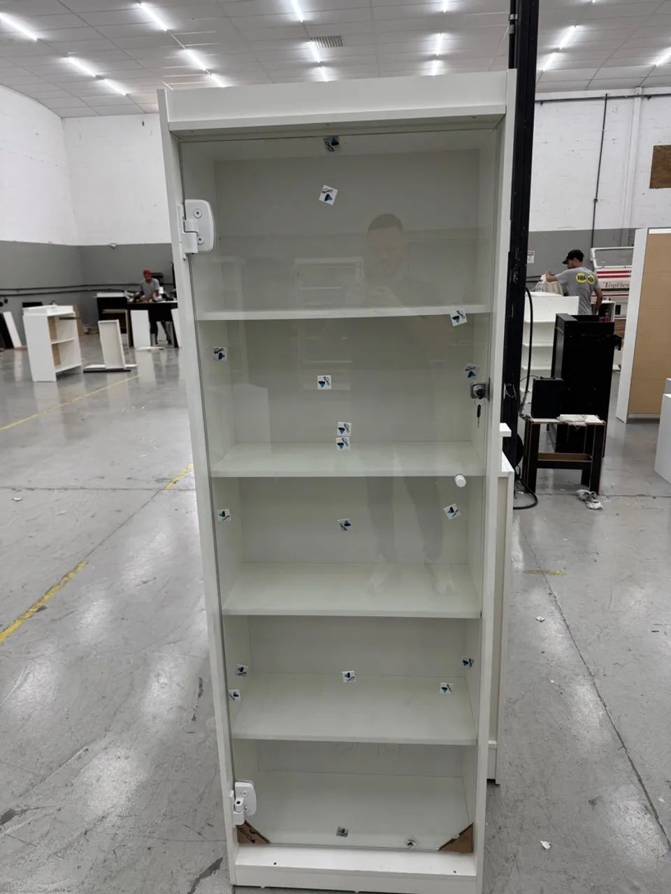 Prateleira c/ porta de vidro basculante MDF