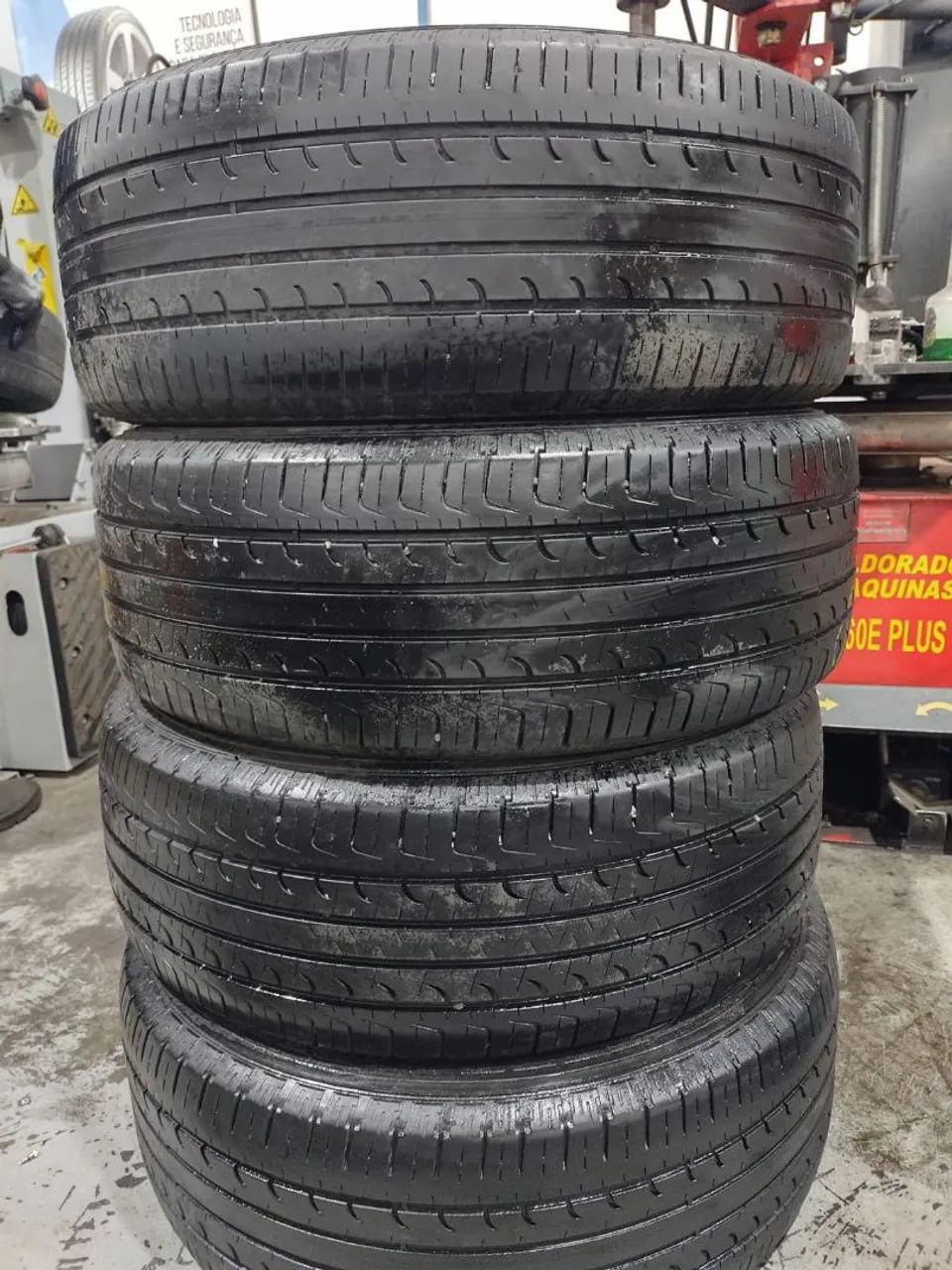 Vendo 4 pneus Good wear 