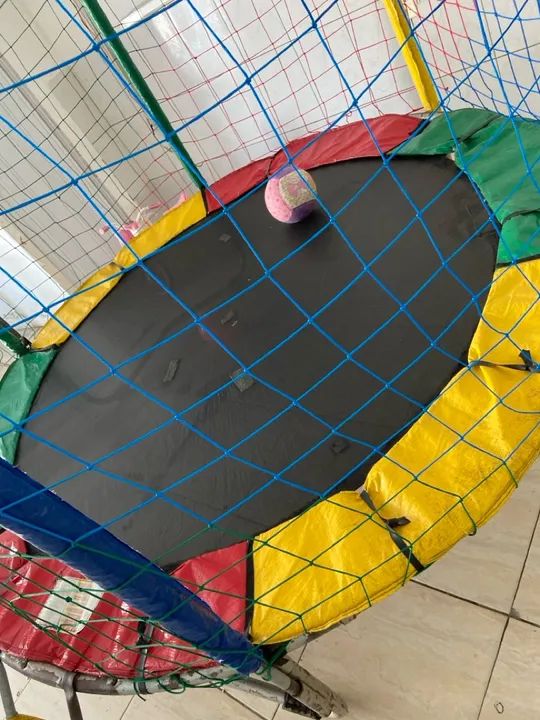 Pula pula - Cama elástica infantil com estrutura resistente - Foto 4