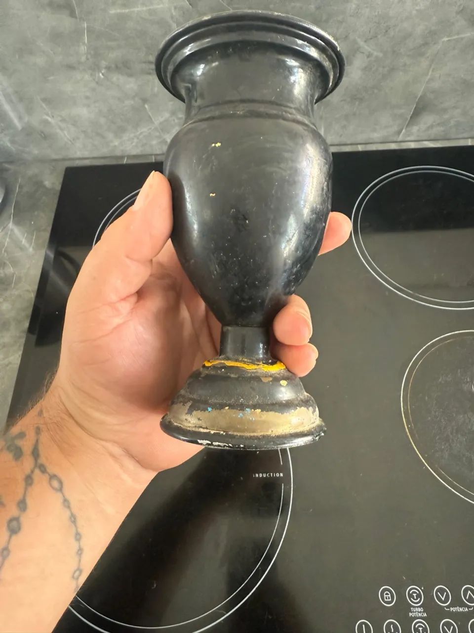 Vaso Decorativo de Metal Preto