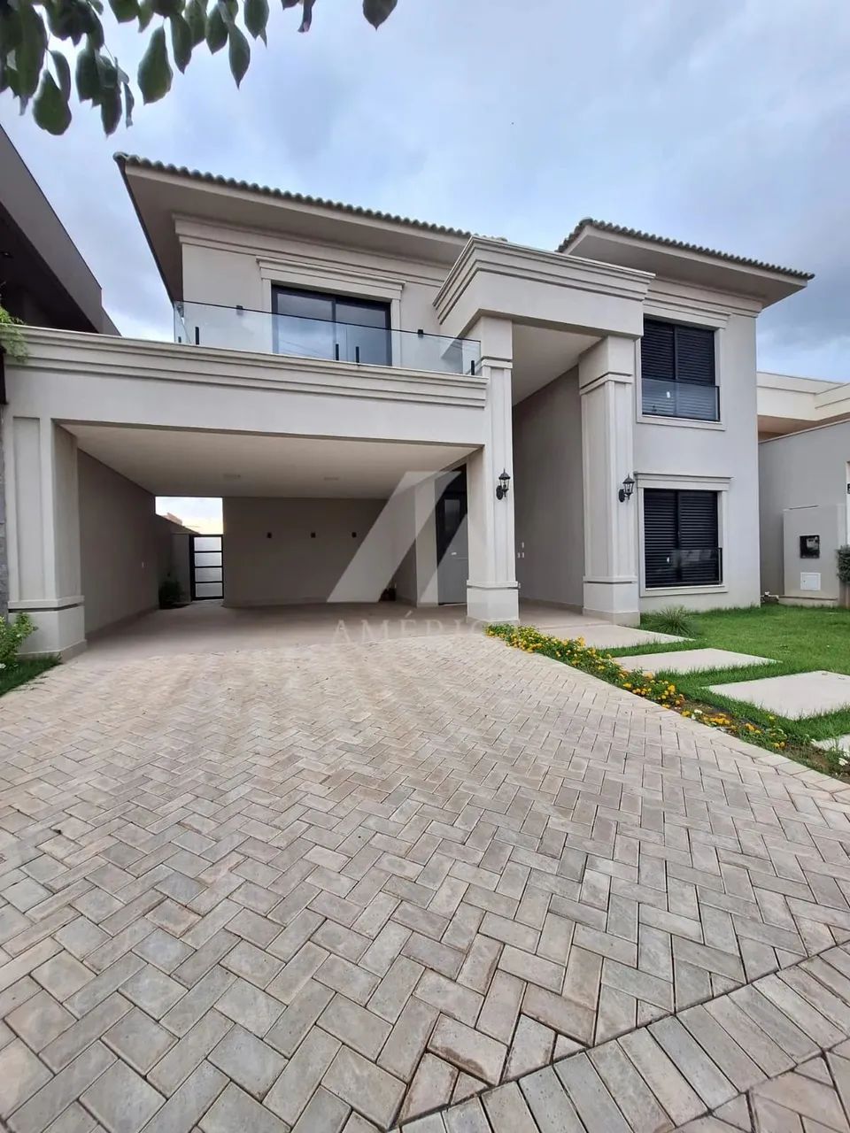 Vendo Sobrado no Florais Itália - 04 suítes - 379 m² - Foto 2