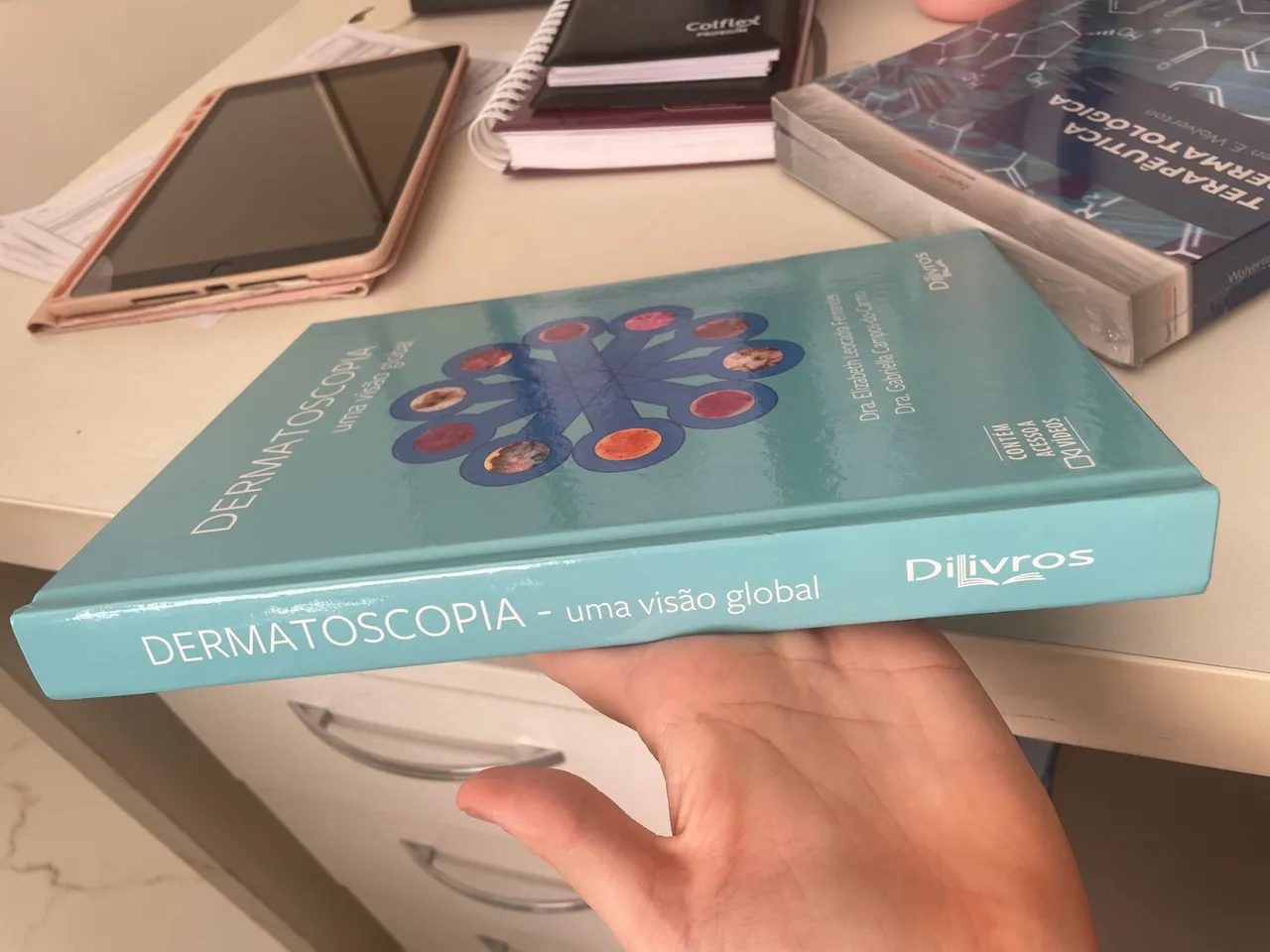 Livro Dermatoscopia - Uma visão global
