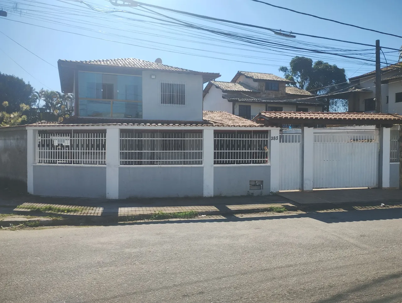 Vendo ou troco casa no centro de Rio das ostras