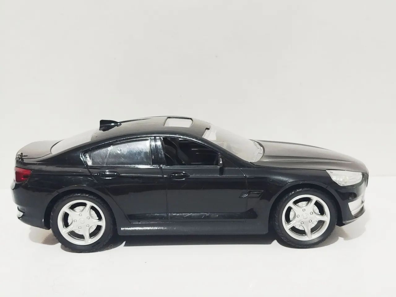 Carro Controle Remoto Modelo BMW (Sem Controle)