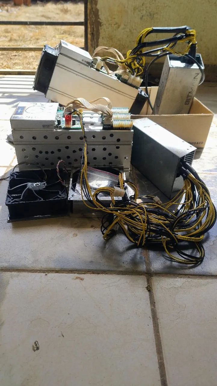 Minerador de Criptomoedas - Antminer S9J - Foto 2