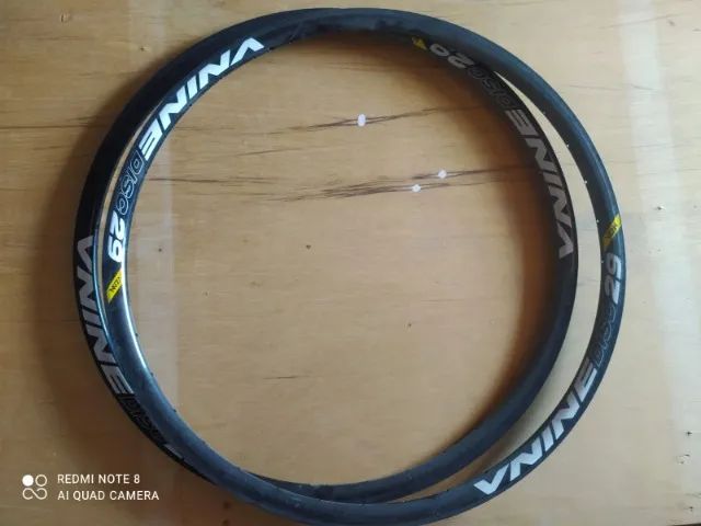 par de aros 29 venine