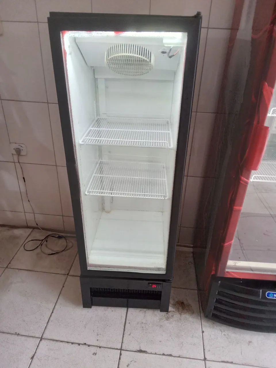 Geladeira Expositora metalfrio Comercial com controlador Digtal  - Foto 3