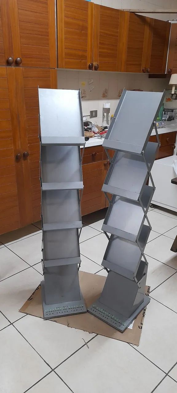 Expositores / porta banner para Lojas