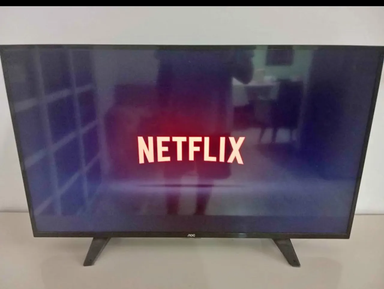 Smart TV AOC com Netflix tudo ok nova