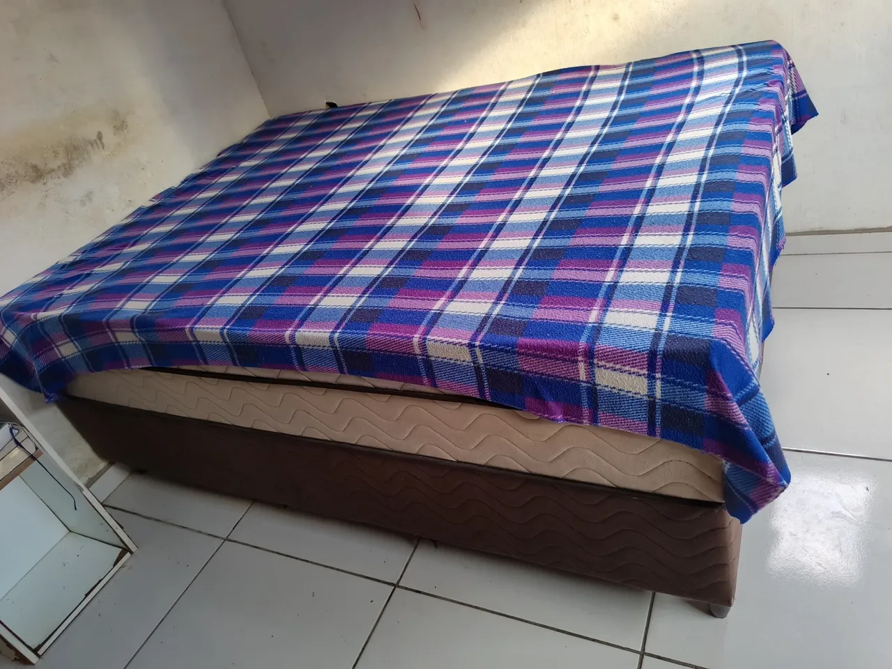Cama Box Casal com Colchão e Cobertor