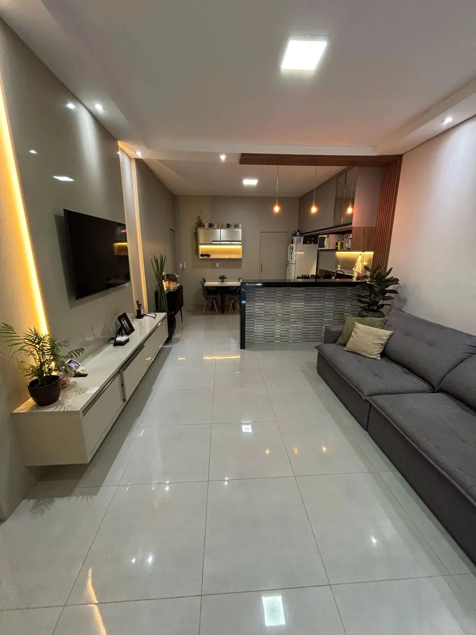 Baixou o preço! Apartamento à venda - 87m² - 2 quartos - 3 banheiros - 2 vagas de garagem.