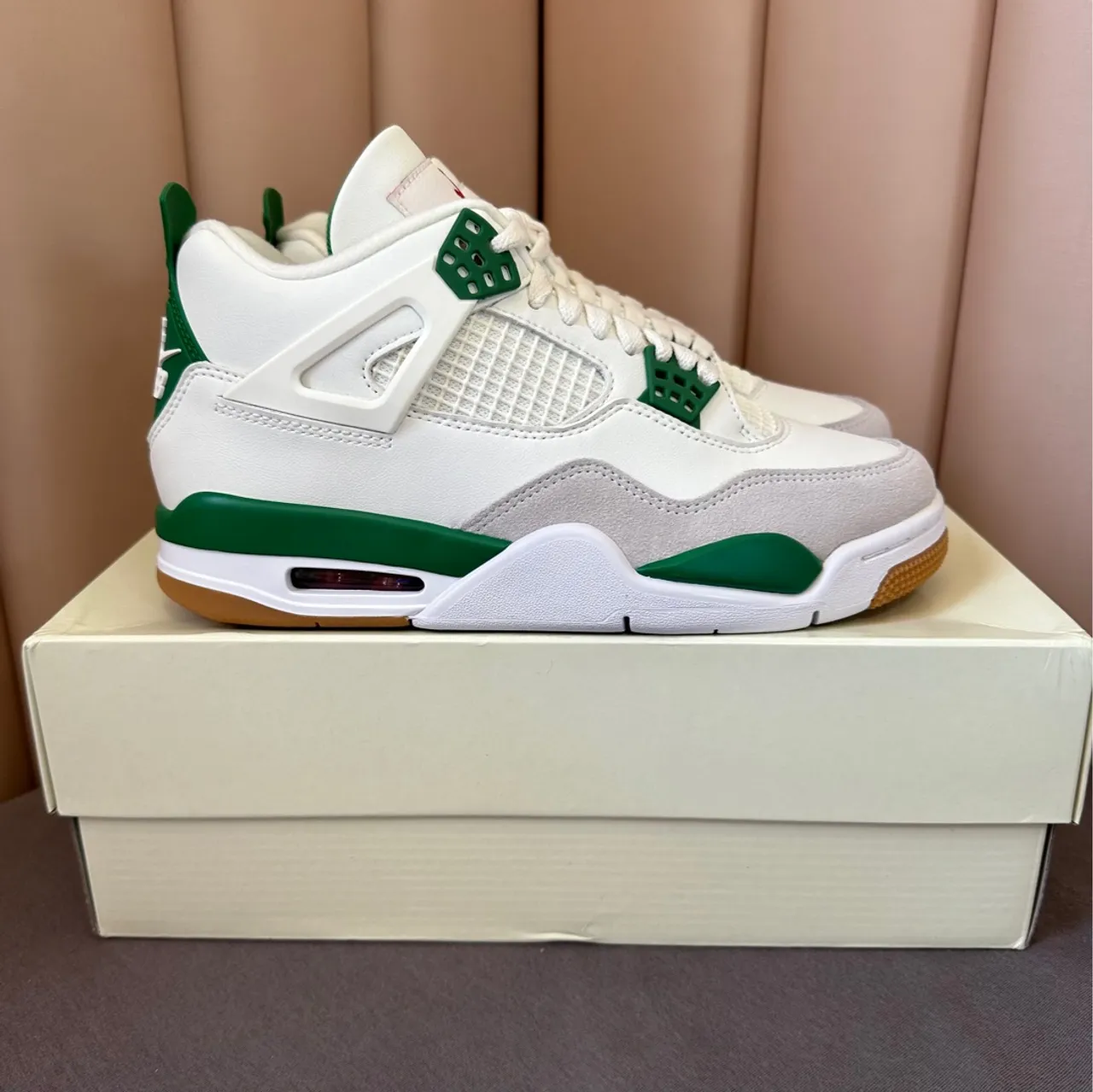 Air Jordan 4 SB Pine Green - Tamanho 40