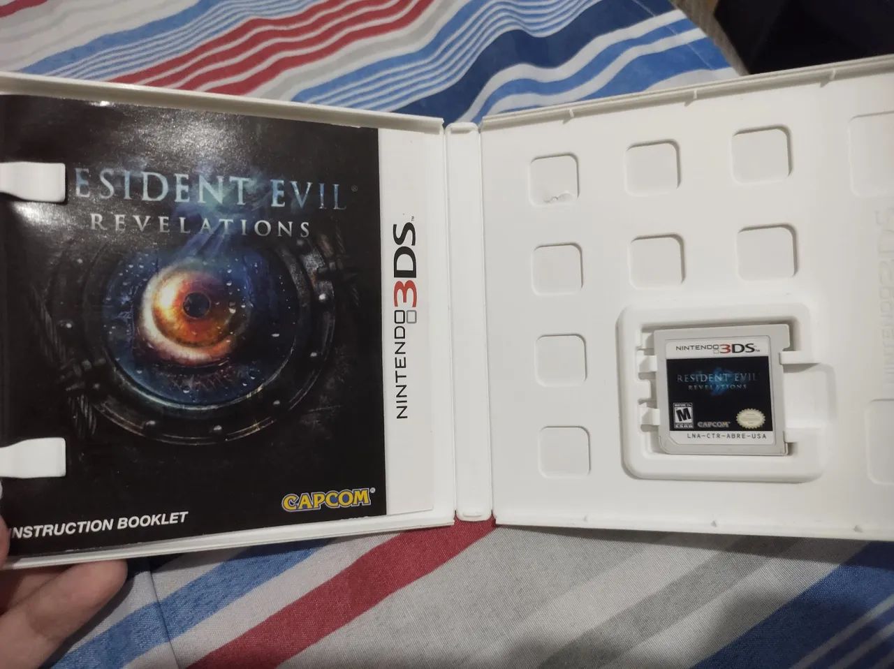 Resident Evil Revelations Para Nintendo 3DS Novo Jogos de Vídeo