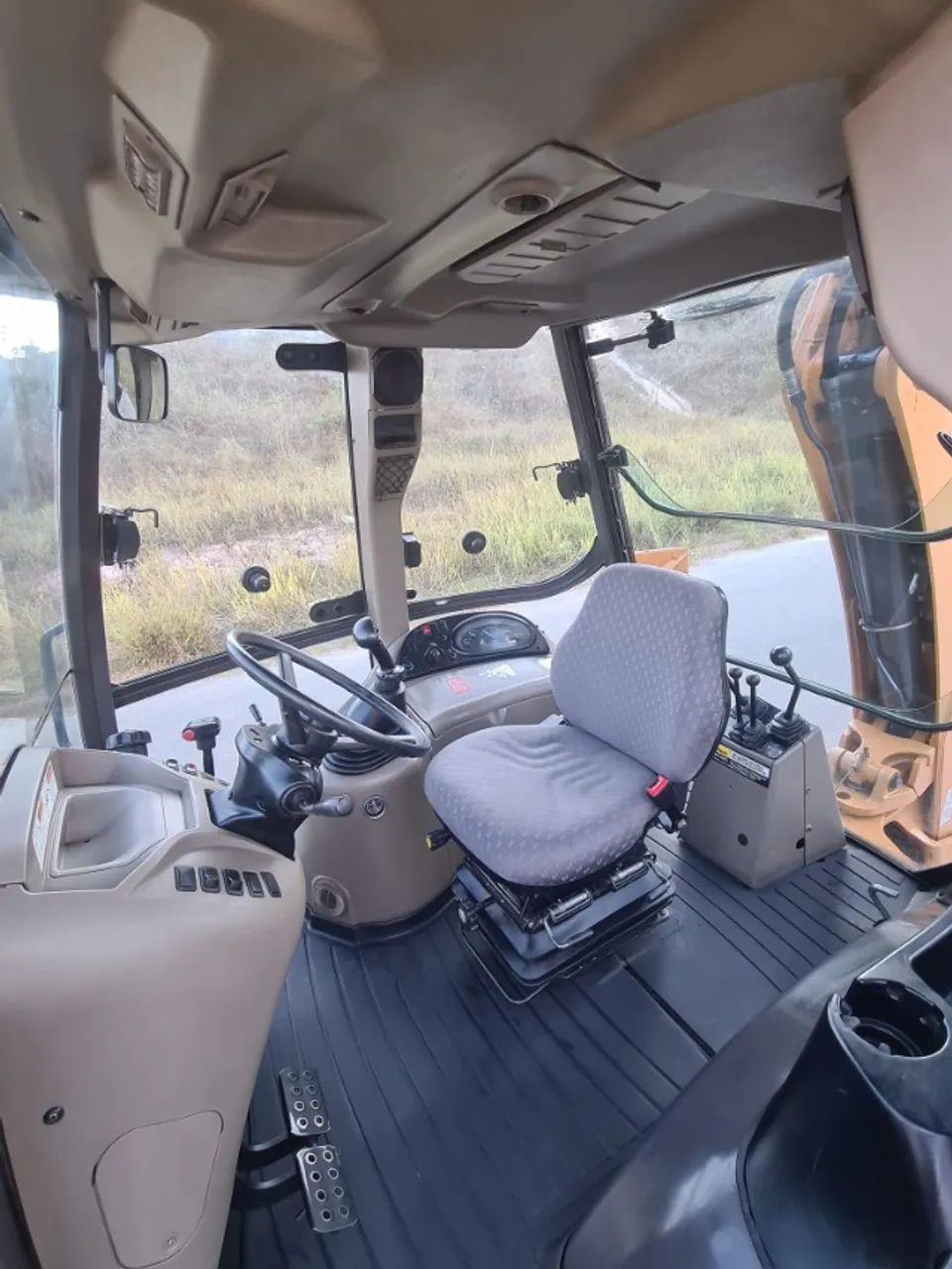 Retroescavadeira Case 580n Ano 2014 - Foto 4