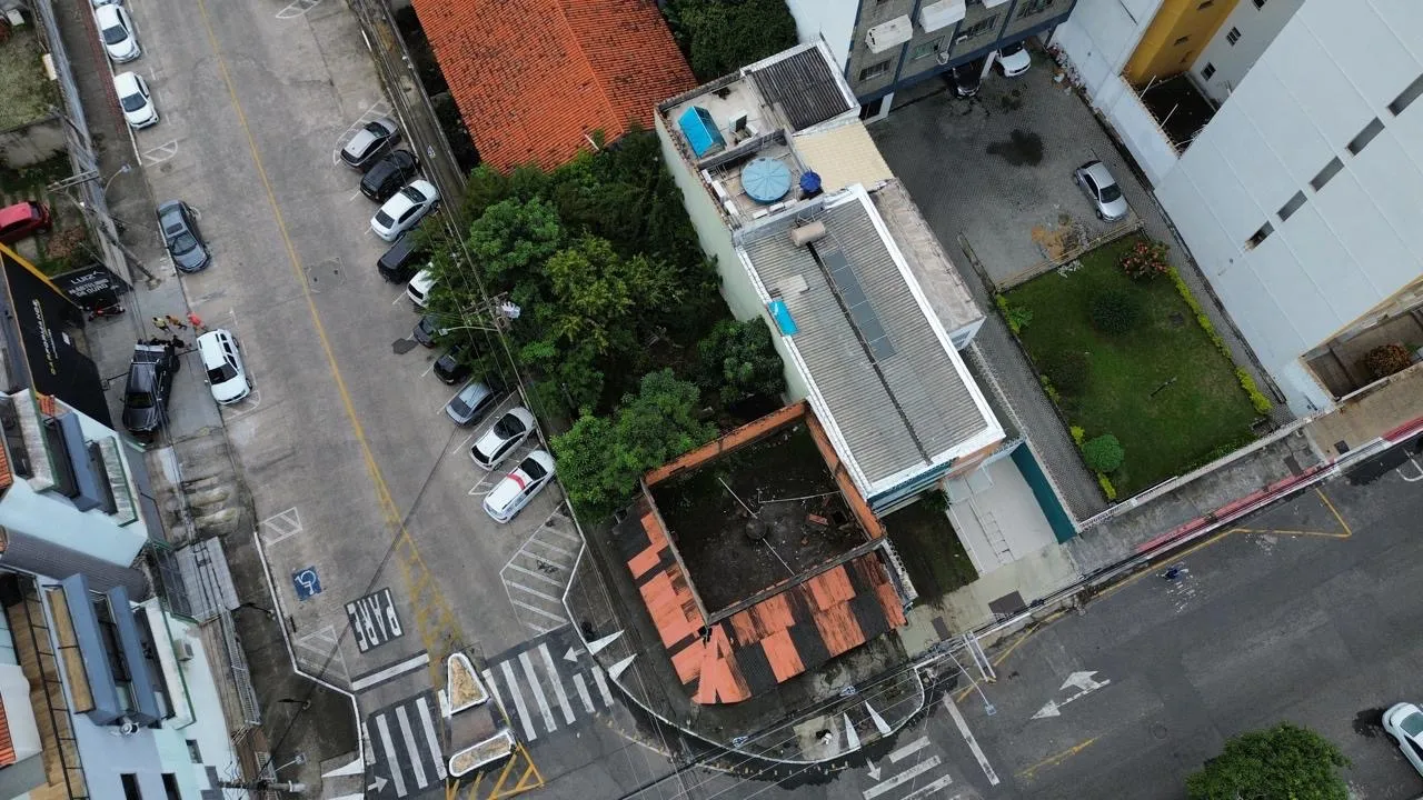 Terreno de esquina em Bento Ferreira