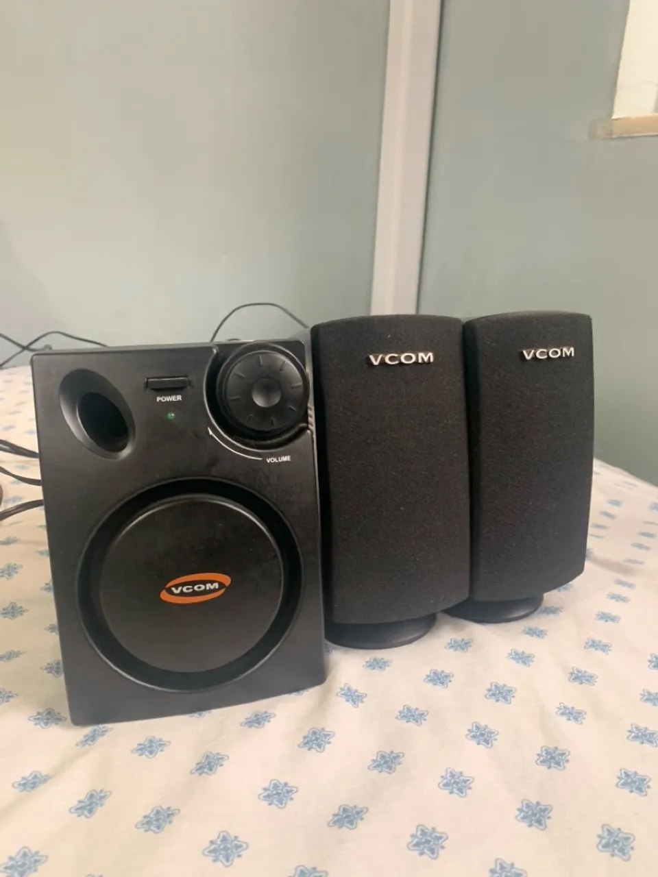 Caixa de Som 2.1 VCOM com Subwoofer - USB/P2 - Som para PC e Notebook