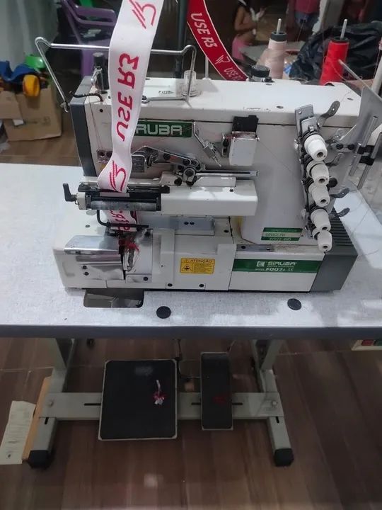 Máquina de Costura Industrial Siruba BT