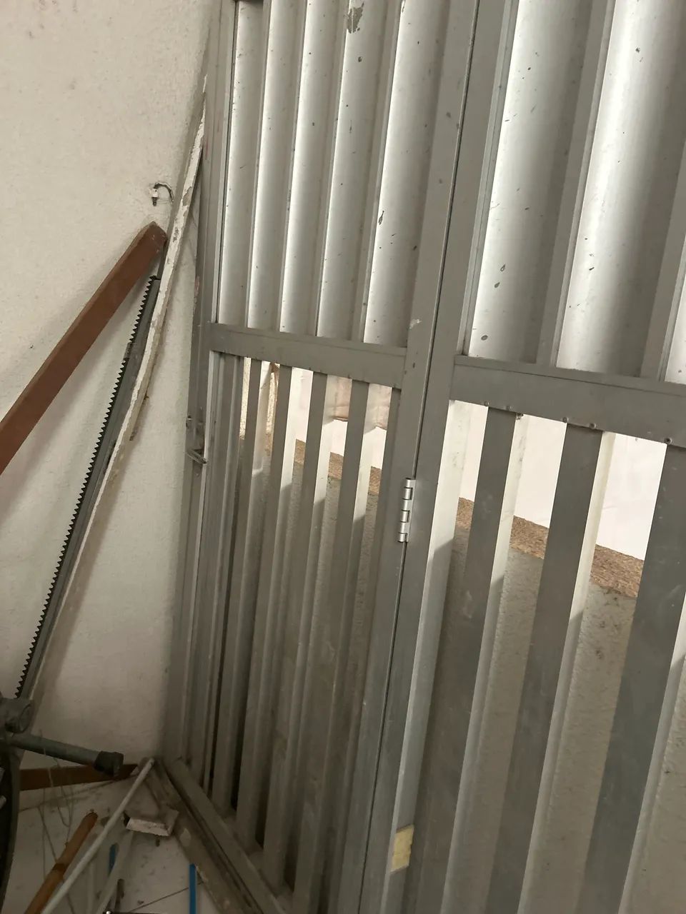 PORTÃO DE FERRO COM PORTA EMBUTIDA - ÓTIMA ESTRUTURA64617966522626120