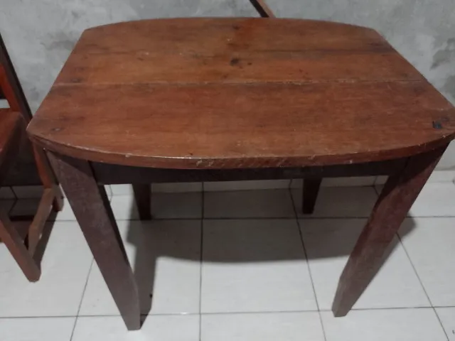 Vendo mesa de angelim 60 reais!!