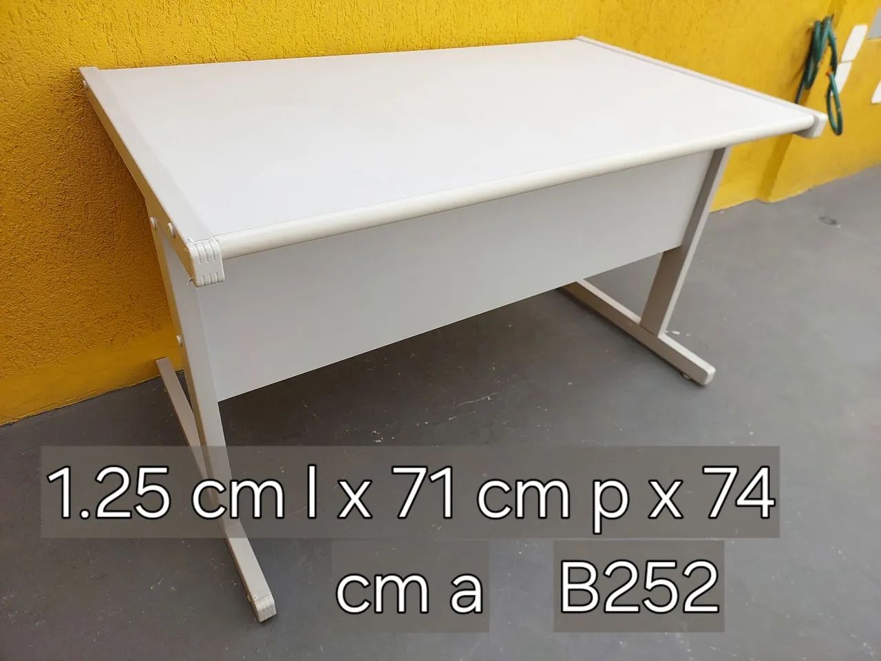 Mesa de Escritório  1.25cm x 71cm - Foto 2