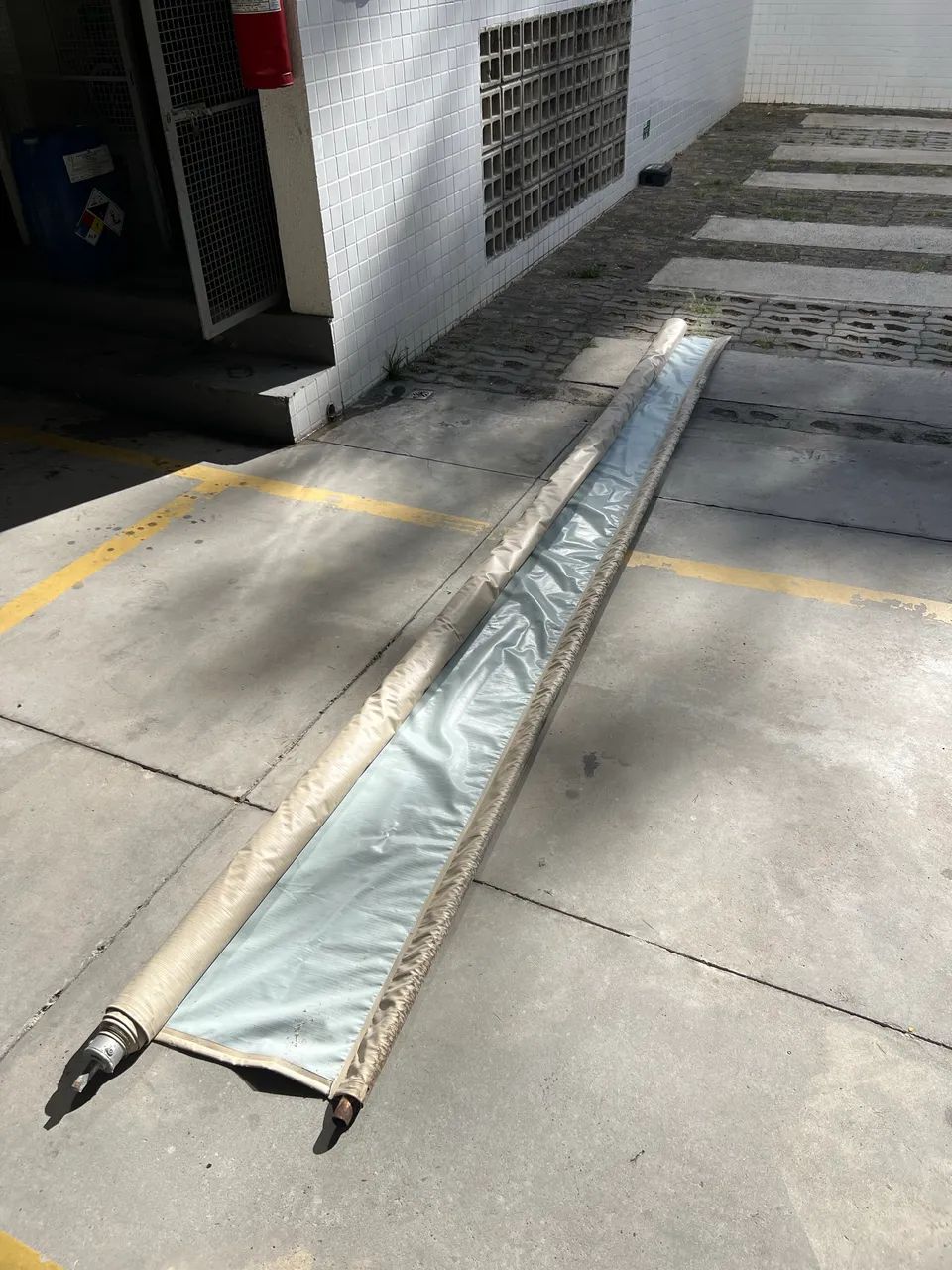 Toldo retrátil em excelentes condições  - Foto 3
