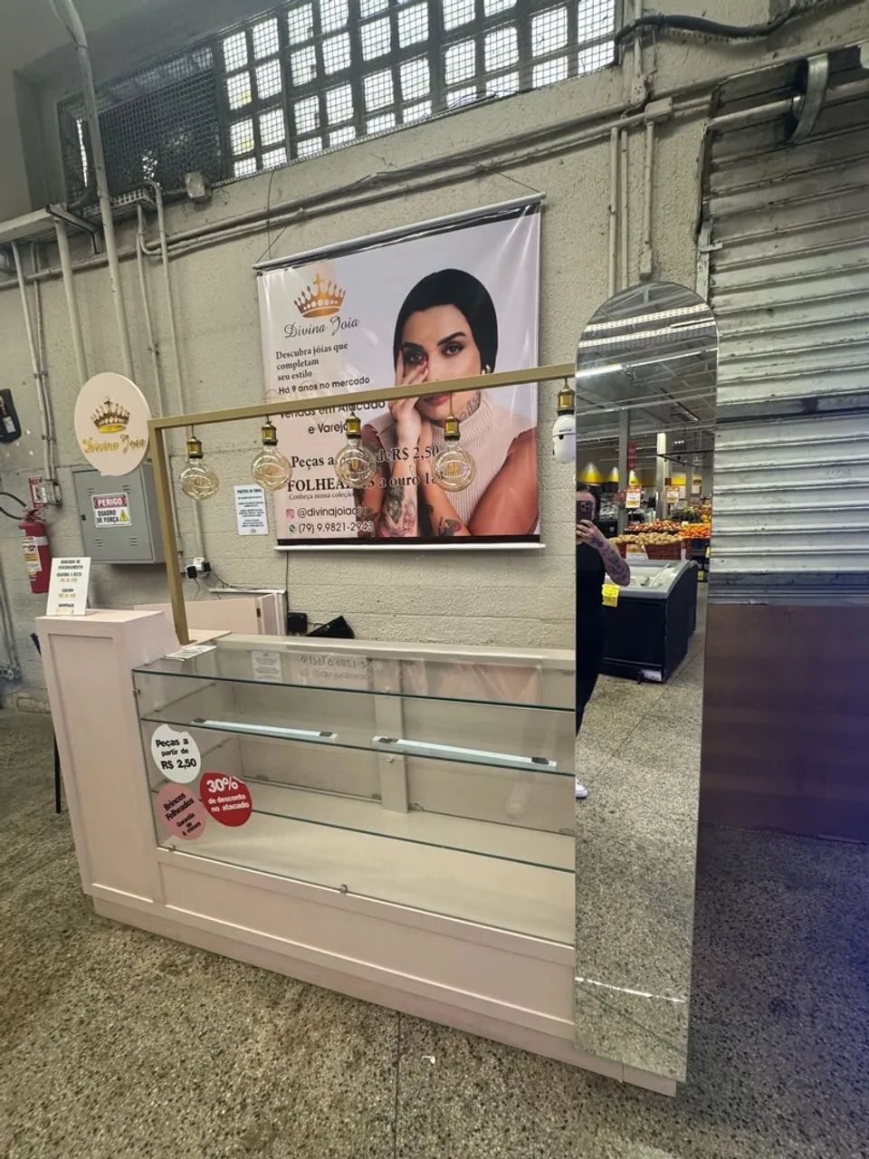 Balcão Expositor Rosa com Vidro - Foto 3