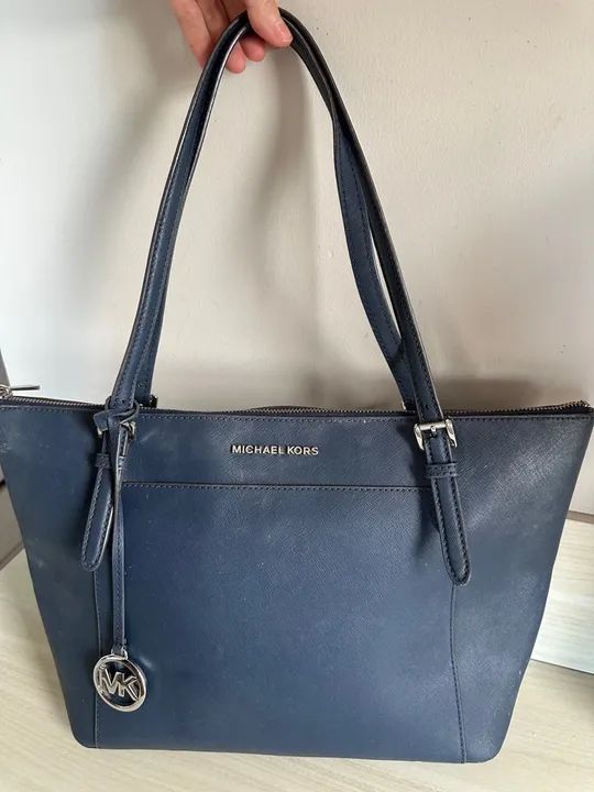 Bolsa MK azul marinho 