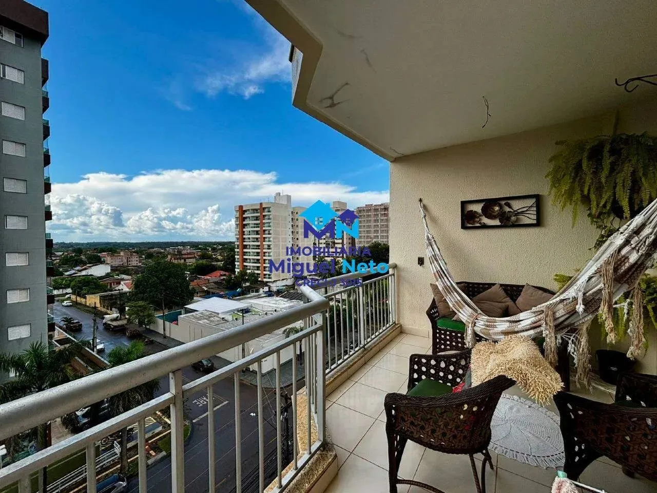 APARTAMENTO À VENDA NO CONDOMÍNIO BARÃO DE SOLIMÕES - OLARIA